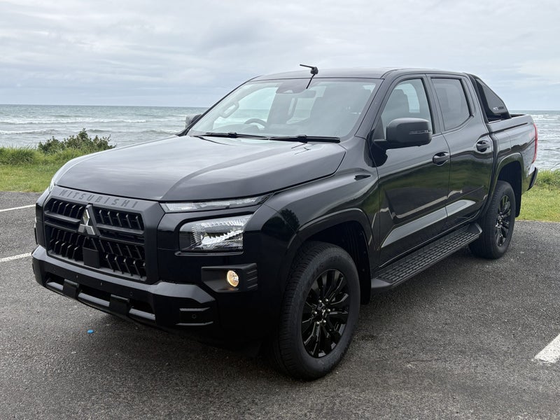 2026 Mitsubishi Triton DC WS 2.4D GLXS 4WD 6AT image 3