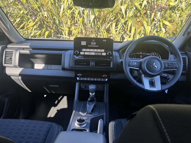 2026 Mitsubishi Triton DC WS 2.4D GLXS 4WD 6AT image 2