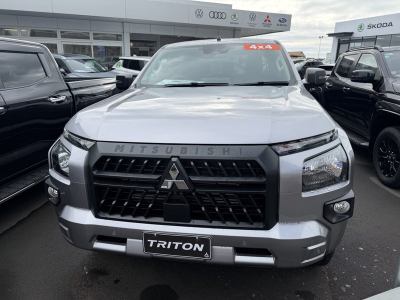 2026 Mitsubishi Triton DC WS 2.4D GLXS 4WD 6AT image 2