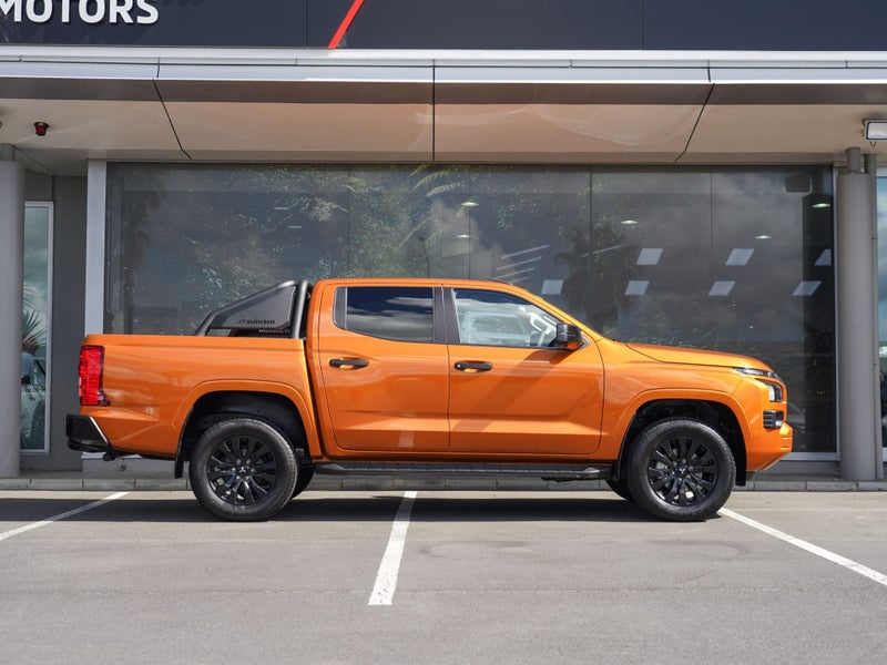 2026 Mitsubishi Triton DC WS 2.4D GLXS 4WD 6AT image 3