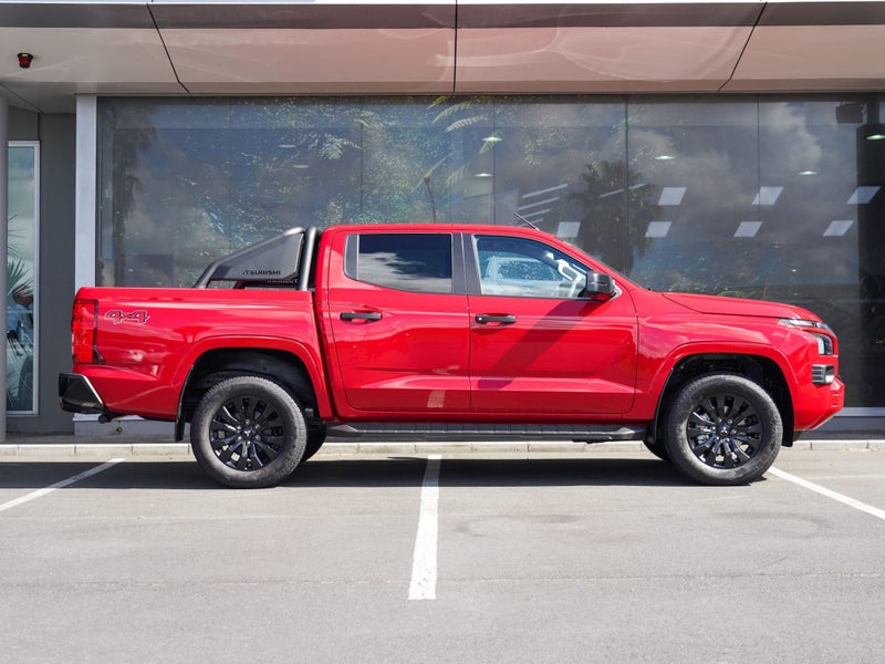 2026 Mitsubishi Triton DC WS 2.4D GLXS 4WD 6AT image 3