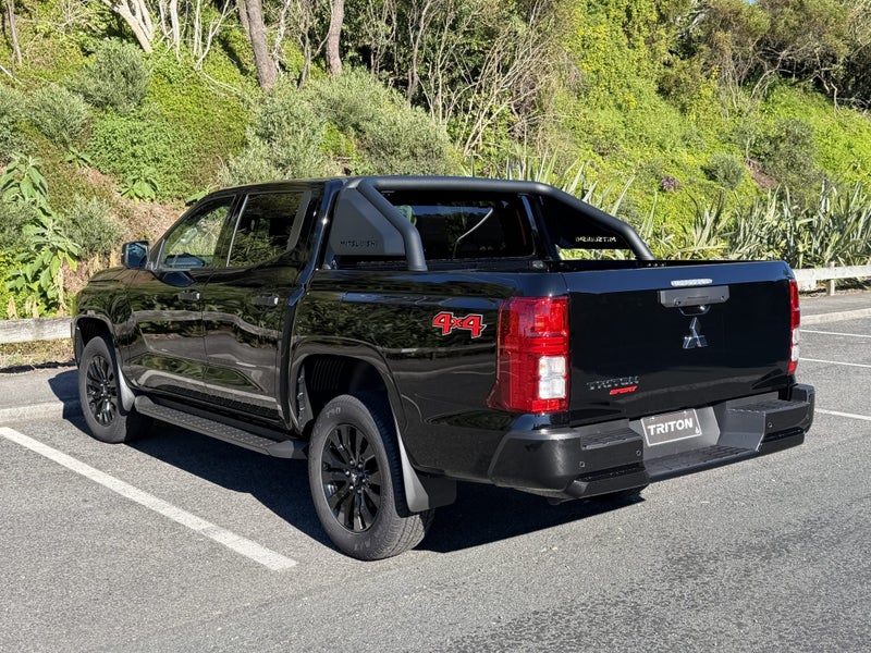 2026 Mitsubishi Triton DC WS 2.4D GLXS 4WD 6AT image 3