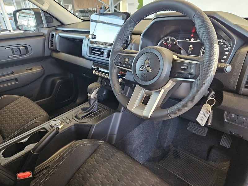 2026 Mitsubishi Triton DC WS 2.4D GLXS 4WD 6AT image 5