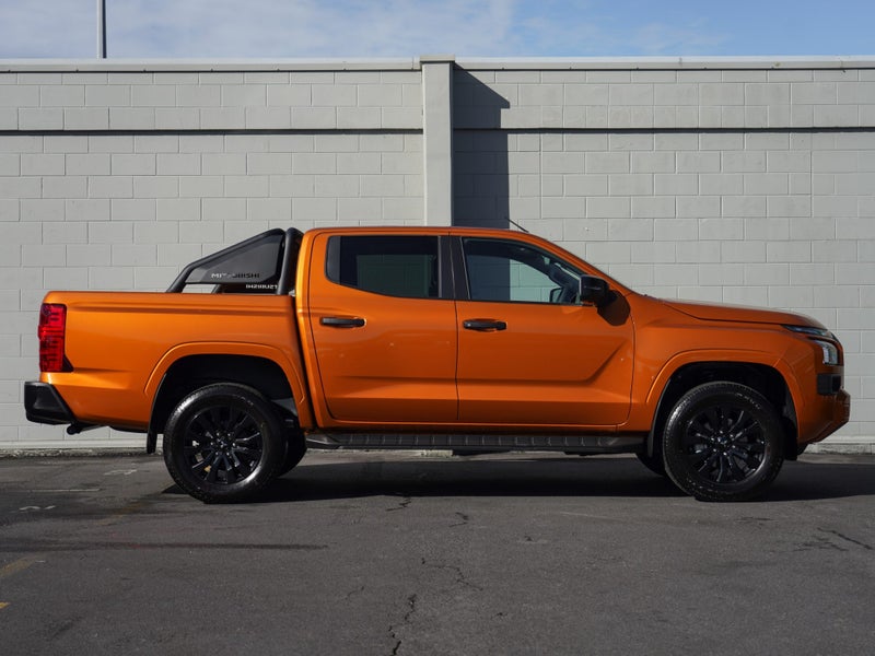 2026 Mitsubishi Triton DC WS 2.4D GLXS 4WD 6AT image 3