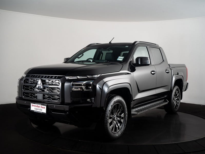 2026 Mitsubishi Triton DC WS 2.4D VRX 4WD 6AT image 3