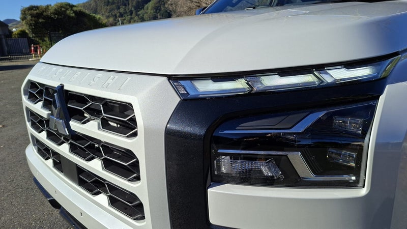 2026 Mitsubishi Triton DC WS 2.4D VRX 4WD 6AT image 4