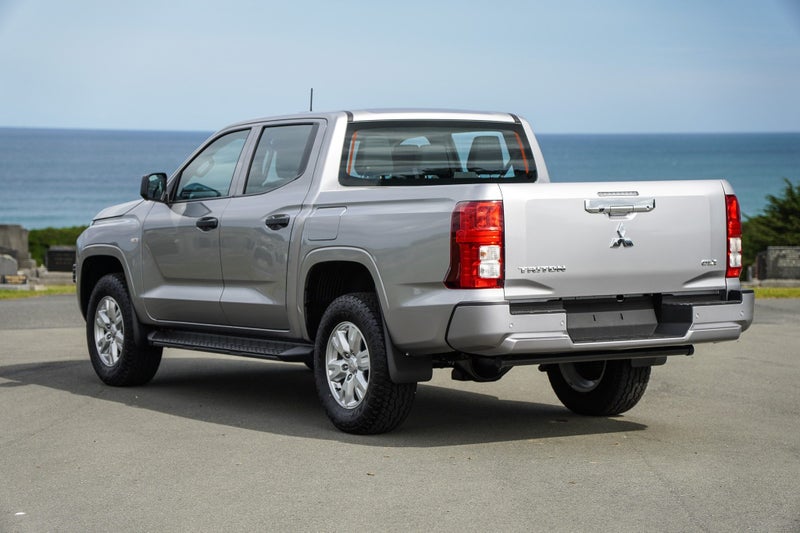 2026 Mitsubishi Triton GLX 2WD auto image 3