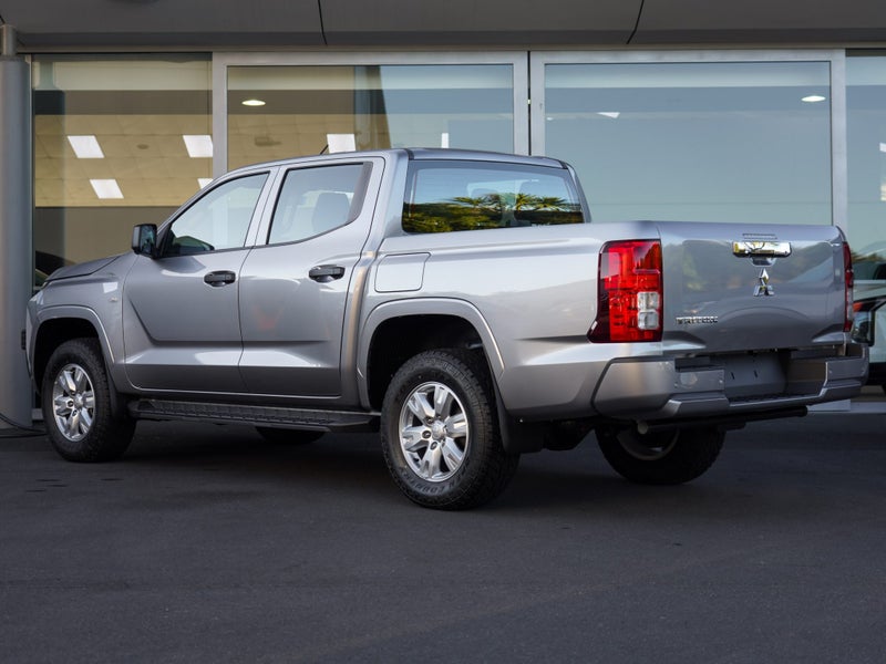 2026 Mitsubishi Triton GLX 2WD DIESEL BI-TURBO UTE image 2