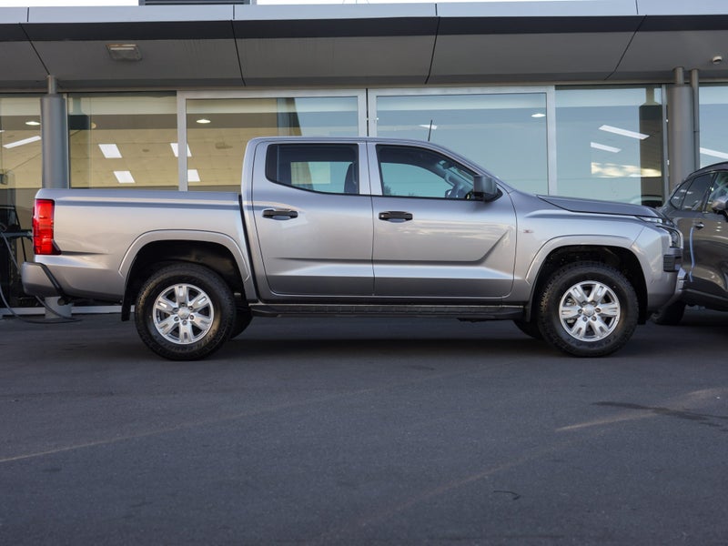 2026 Mitsubishi Triton GLX 2WD DIESEL BI-TURBO UTE image 3