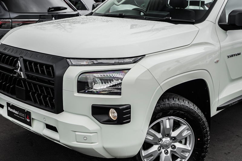 2026 Mitsubishi Triton GLX 2WD SC CH image 2