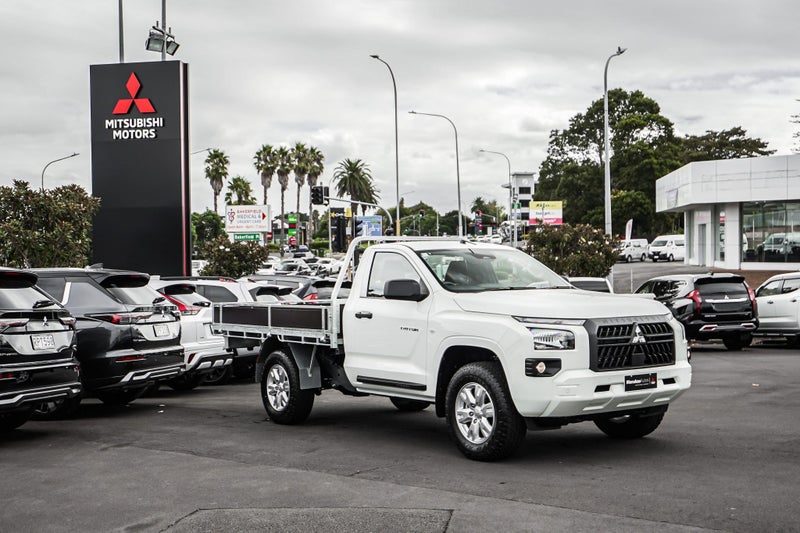 2026 Mitsubishi Triton GLX 2WD SC CH image 3