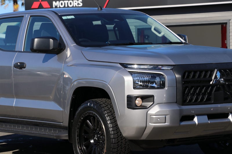 2026 Mitsubishi Triton GLX 2WD SPORT image 5