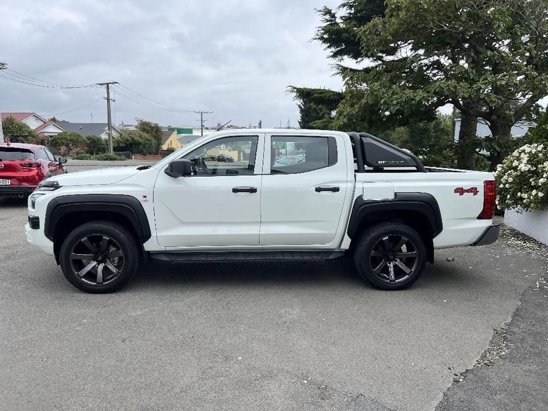 2026 Mitsubishi Triton GLX 4wd auto 2.4 Twin Turbo image 3