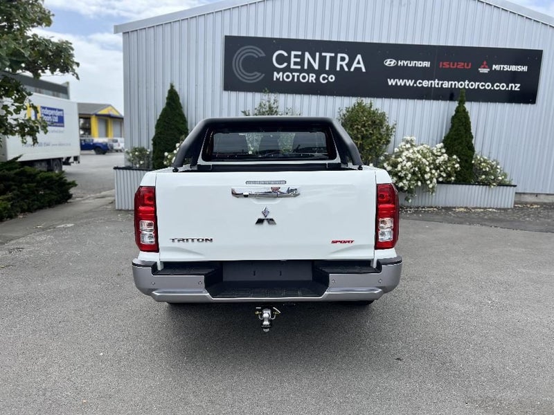 2026 Mitsubishi Triton GLX 4wd auto 2.4 Twin Turbo image 5