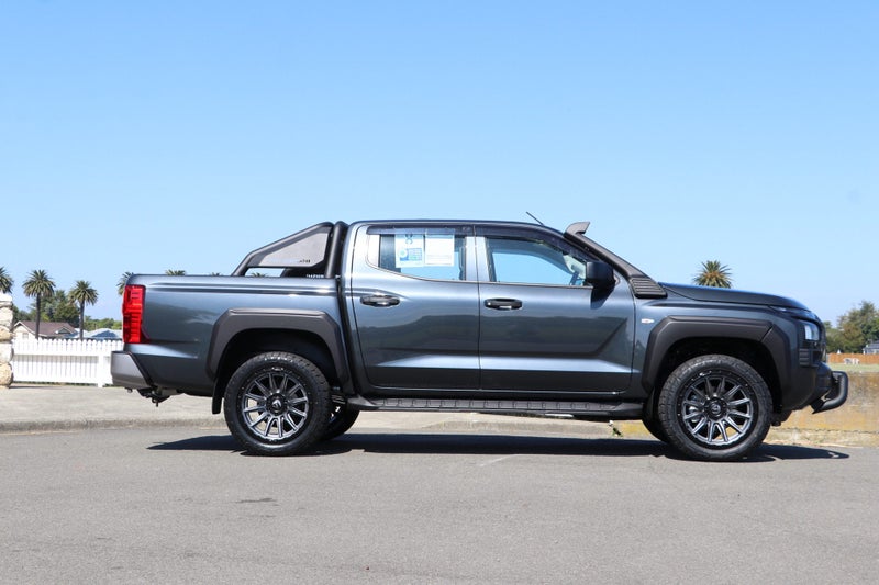 2026 Mitsubishi Triton GLX 4WD Auto image 3
