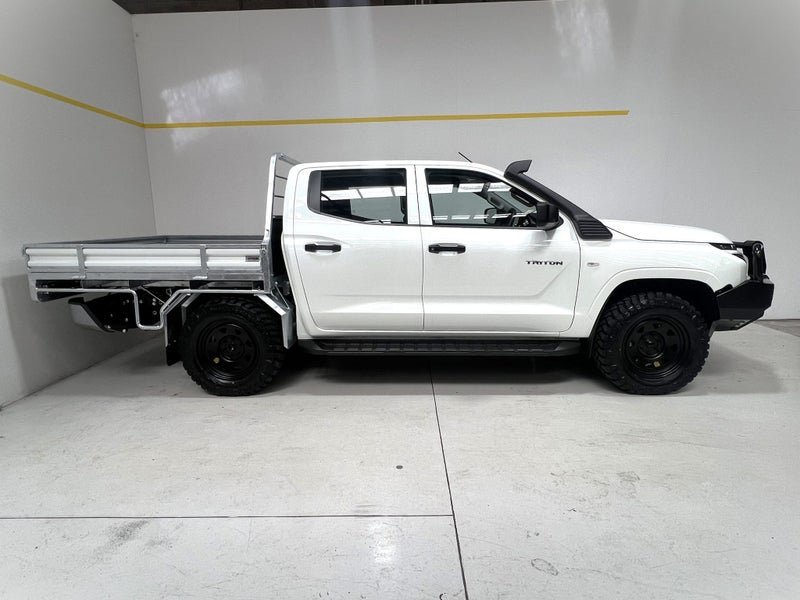 2026 Mitsubishi Triton GLX 4WD AUTO - MCV EDITION image 3