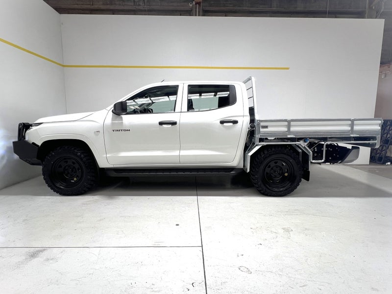 2026 Mitsubishi Triton GLX 4WD AUTO - MCV EDITION image 4