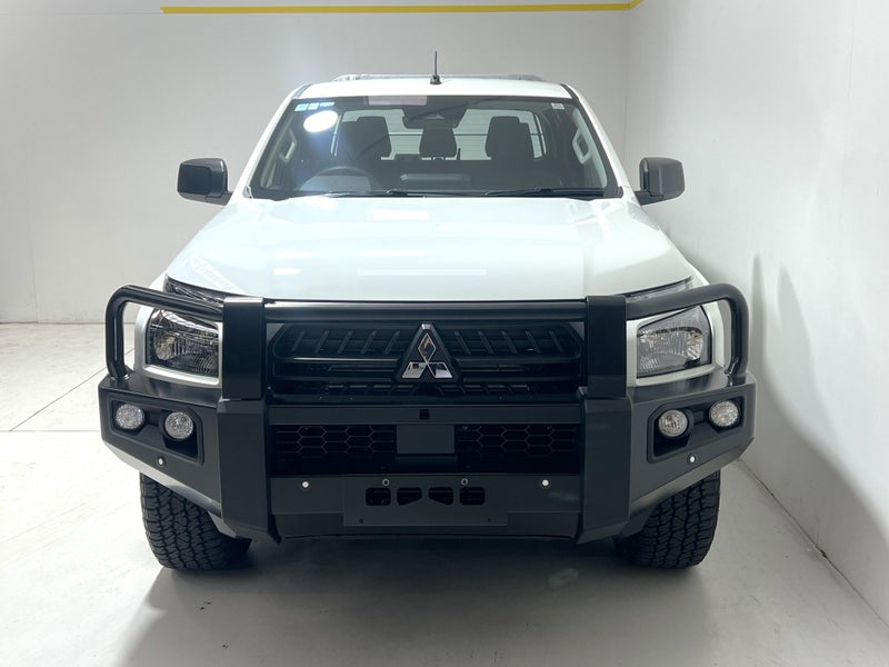 2026 Mitsubishi Triton GLX 4WD AUTO - MCV EDITION image 2