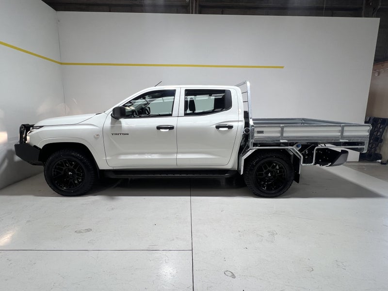 2026 Mitsubishi Triton GLX 4WD AUTO - MCV EDITION image 4