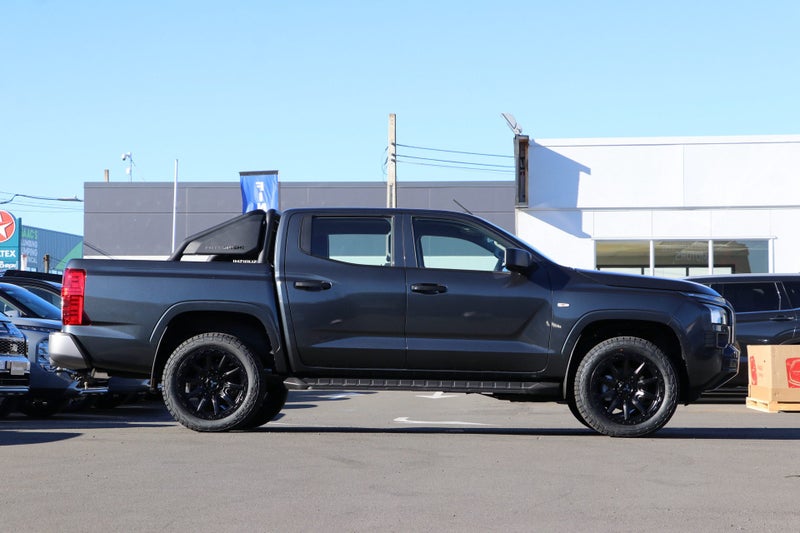 2026 Mitsubishi Triton GLX 4WD Automatic image 3