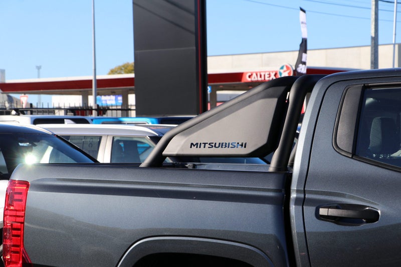 2026 Mitsubishi Triton GLX 4WD Automatic image 5