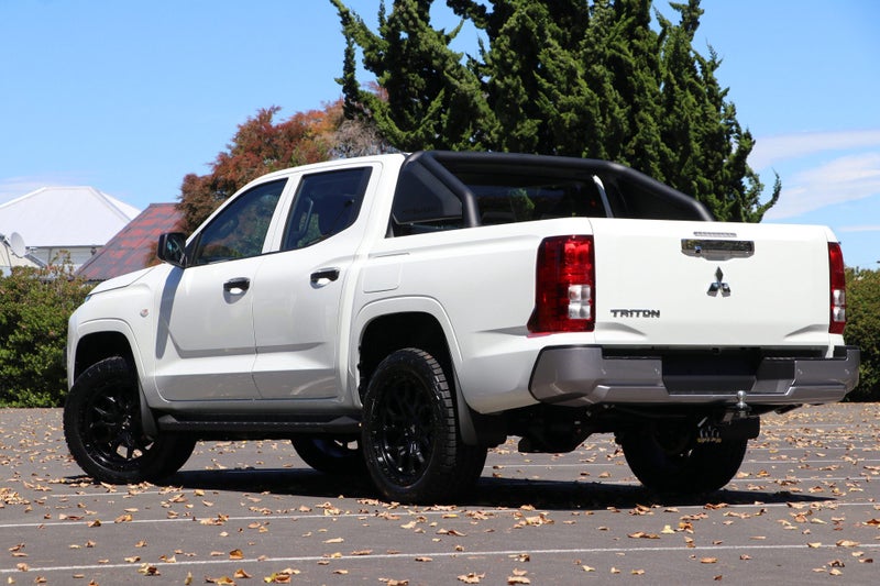 2026 Mitsubishi Triton GLX 4WD Automatic image 2