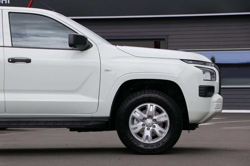 2026 Mitsubishi Triton GLX 4WD Automatic image 5