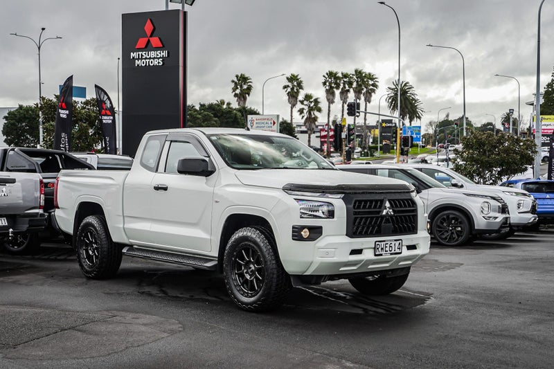 2026 Mitsubishi Triton GLX 4WD CC WS image 3