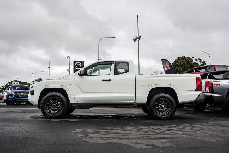 2026 Mitsubishi Triton GLX 4WD CC WS image 5
