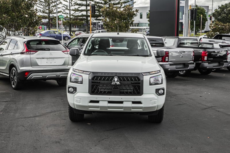 2026 Mitsubishi Triton GLX 4WD CC WS image 3