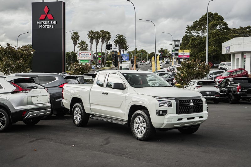 2026 Mitsubishi Triton GLX 4WD CC WS image 4