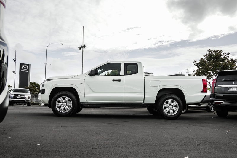 2026 Mitsubishi Triton GLX 4WD CC WS image 5
