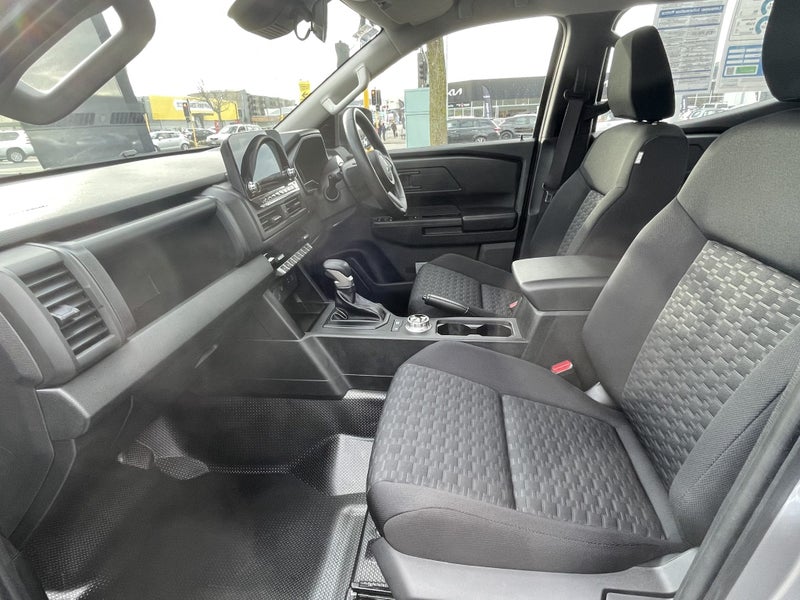 2026 Mitsubishi Triton GLX 4WD Flat Deck image 2