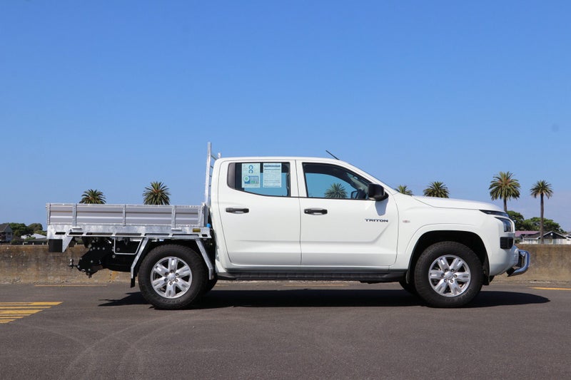 2026 Mitsubishi Triton GLX 4WD FLAT DECK DOUBLE... image 3