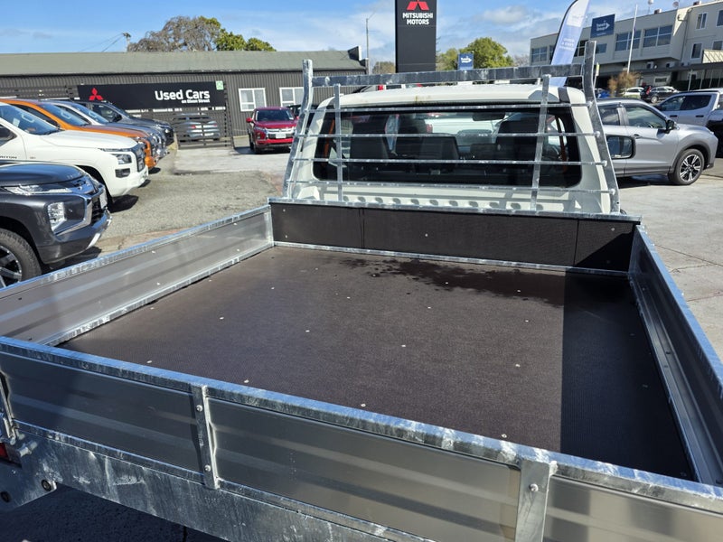 2026 Mitsubishi Triton GLX 4x4 Cab Chassis image 3