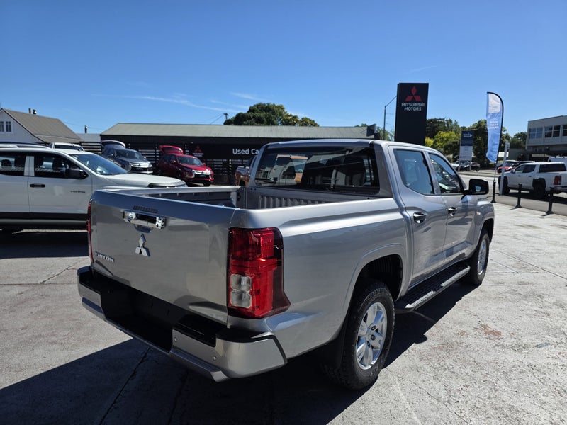 2026 Mitsubishi Triton GLX D/Cab 4x4 image 2