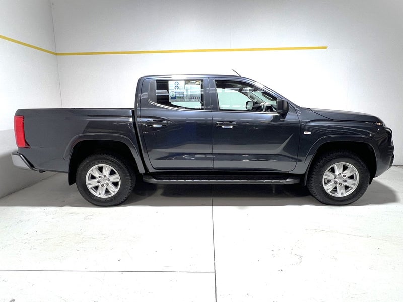 2026 Mitsubishi Triton GLX DC 4WD 6AT 2.4DT image 3