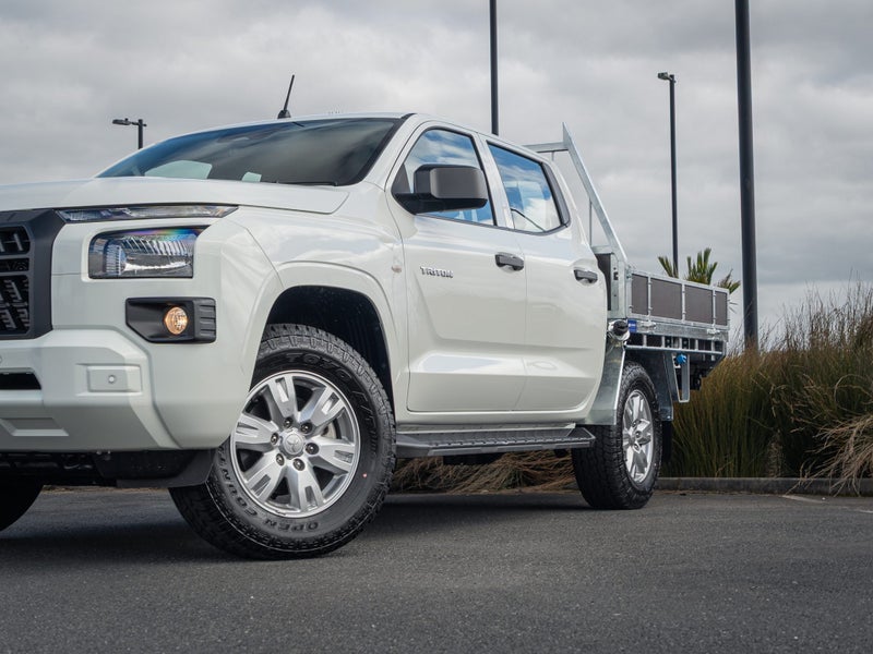 2026 Mitsubishi Triton GLX DC CH 2.4D 4WD Bi-Tu... image 5