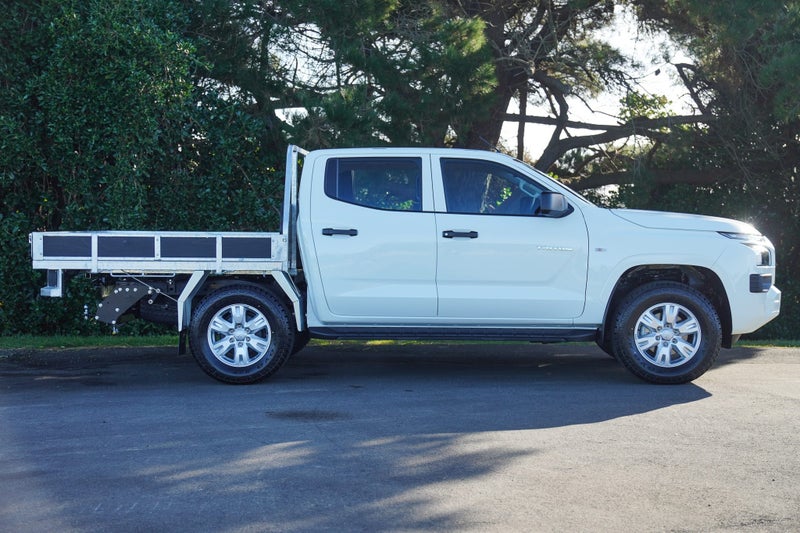 2026 Mitsubishi Triton GLX DC Flat deck 4x4 auto image 2