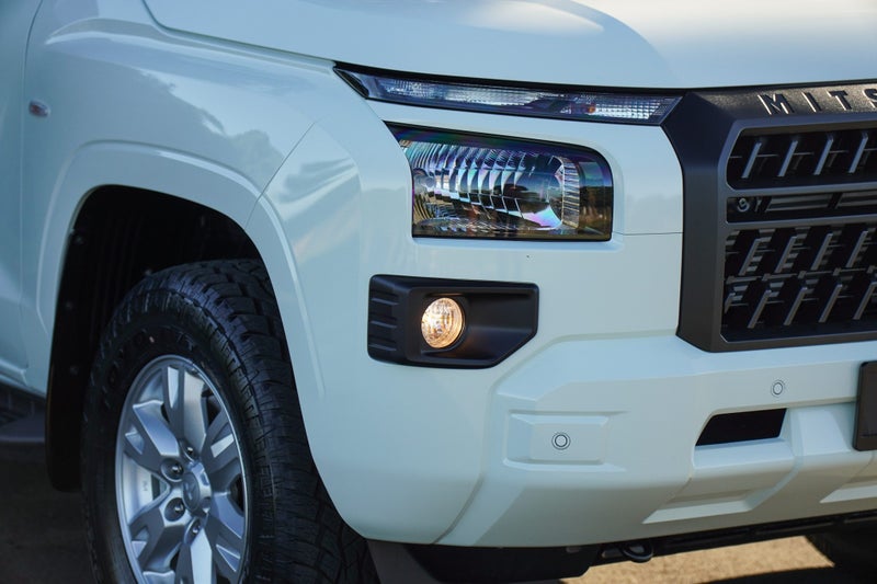 2026 Mitsubishi Triton GLX DC Flat deck 4x4 auto image 4
