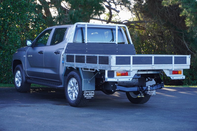 2026 Mitsubishi Triton GLX Flat deck 4x4 auto image 3