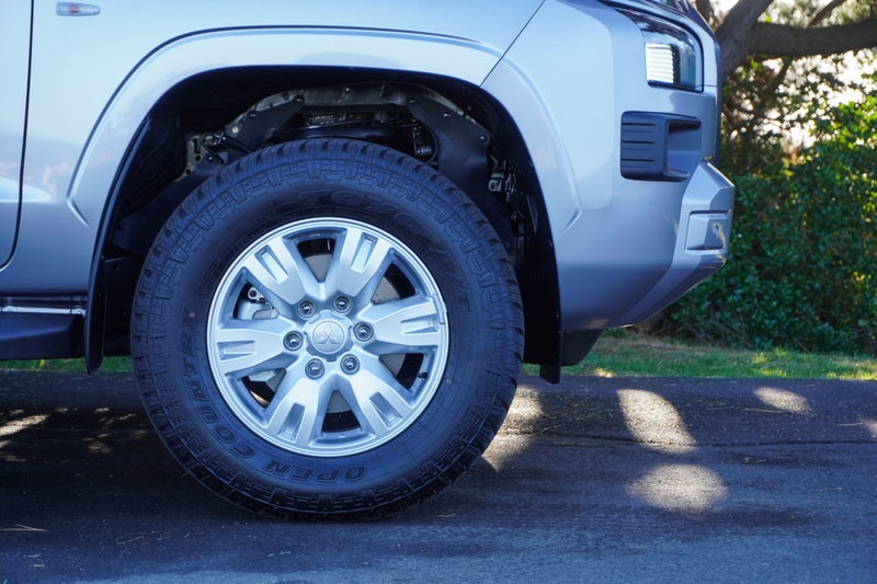 2026 Mitsubishi Triton GLX Flat deck 4x4 auto image 5