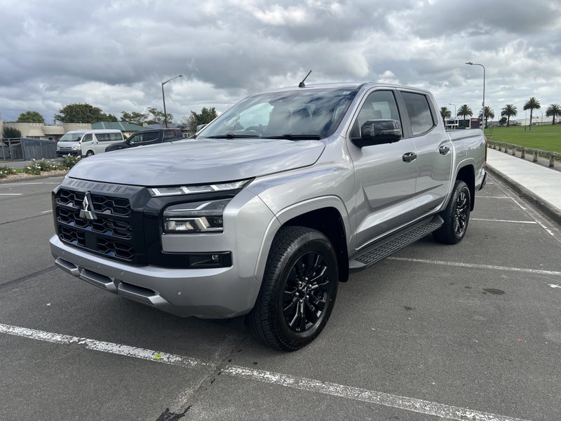 2026 Mitsubishi Triton GLX-R 2.4 Bi TURBO 4WD -... image 3