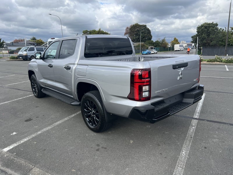 2026 Mitsubishi Triton GLX-R 2.4 Bi TURBO 4WD -... image 5