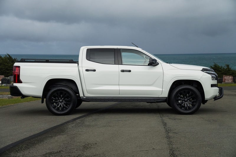 2026 Mitsubishi Triton GLX-R 4x4 auto image 2