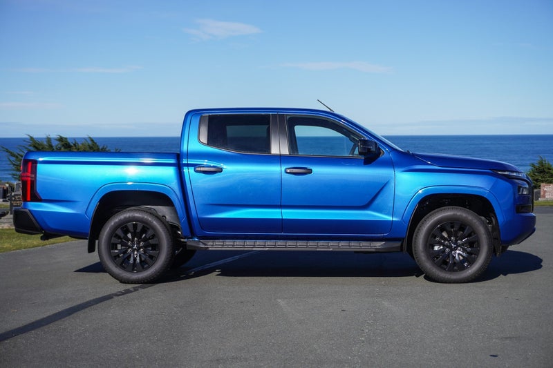 2026 Mitsubishi Triton GLX-R 4x4 auto image 2
