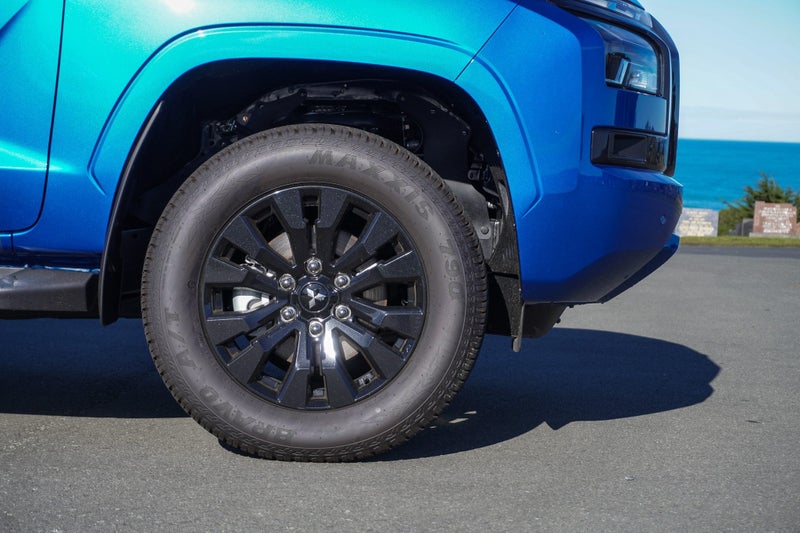 2026 Mitsubishi Triton GLX-R 4x4 auto image 5