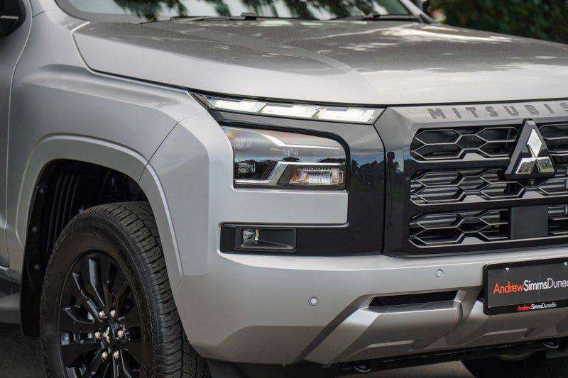 2026 Mitsubishi Triton GLX-R 4x4 auto image 4