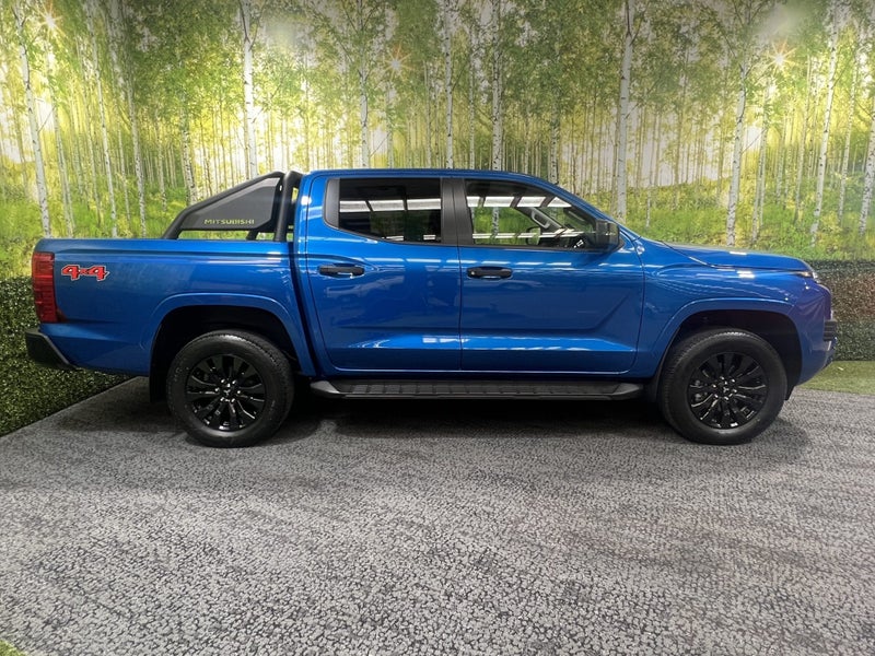 2026 Mitsubishi Triton GLX SPORT 4WD - 2.4 T/D... image 3