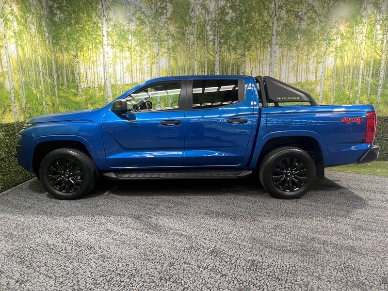 2026 Mitsubishi Triton GLX SPORT 4WD - 2.4 T/D... image 4
